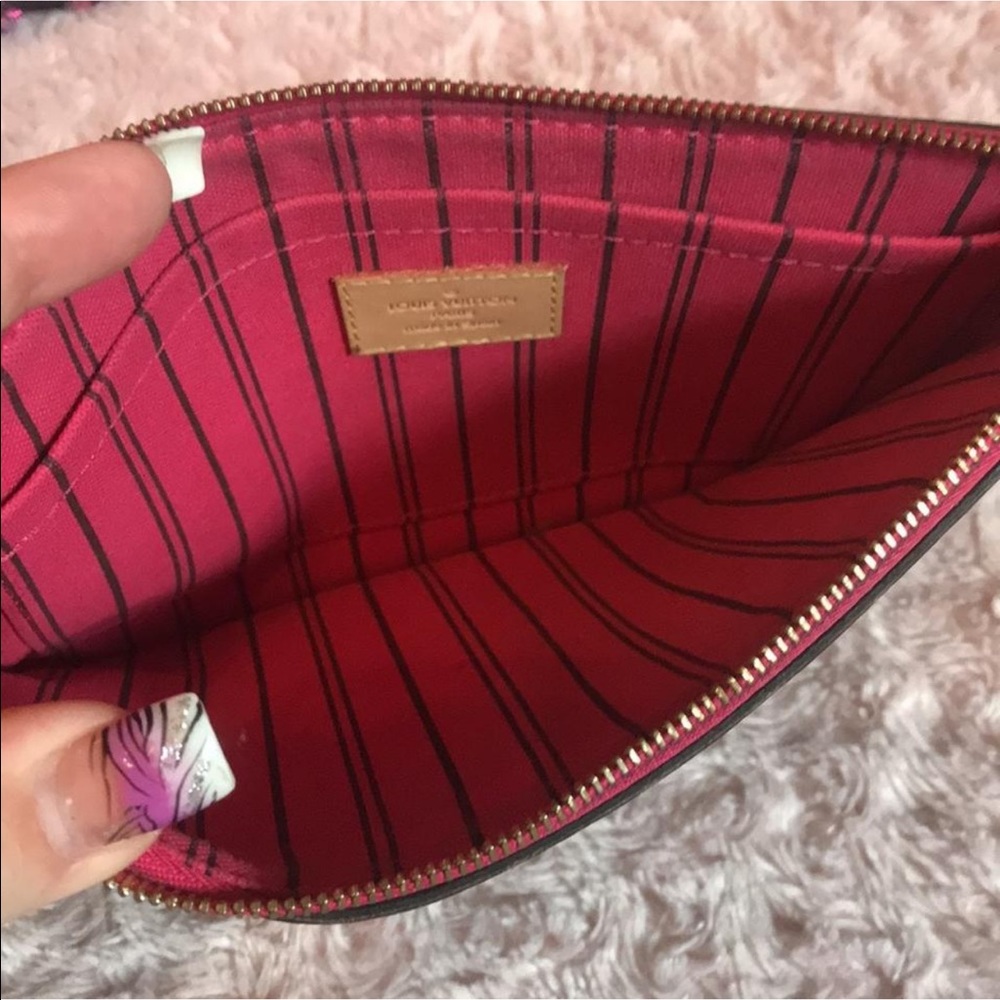 Louis Vuitton Pivoine Pochette Wristlet Clutch - Picture 2 of 8